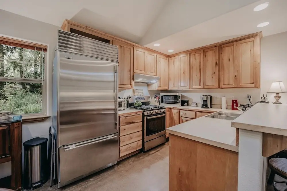 61mbr - Hot Tub - Wi-fi - Pets Ok - Sleeps 6 3 Bedroom Home by Redawning