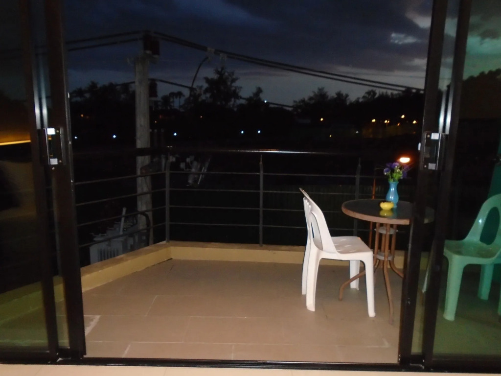 Free Way Kata Beach Hostel