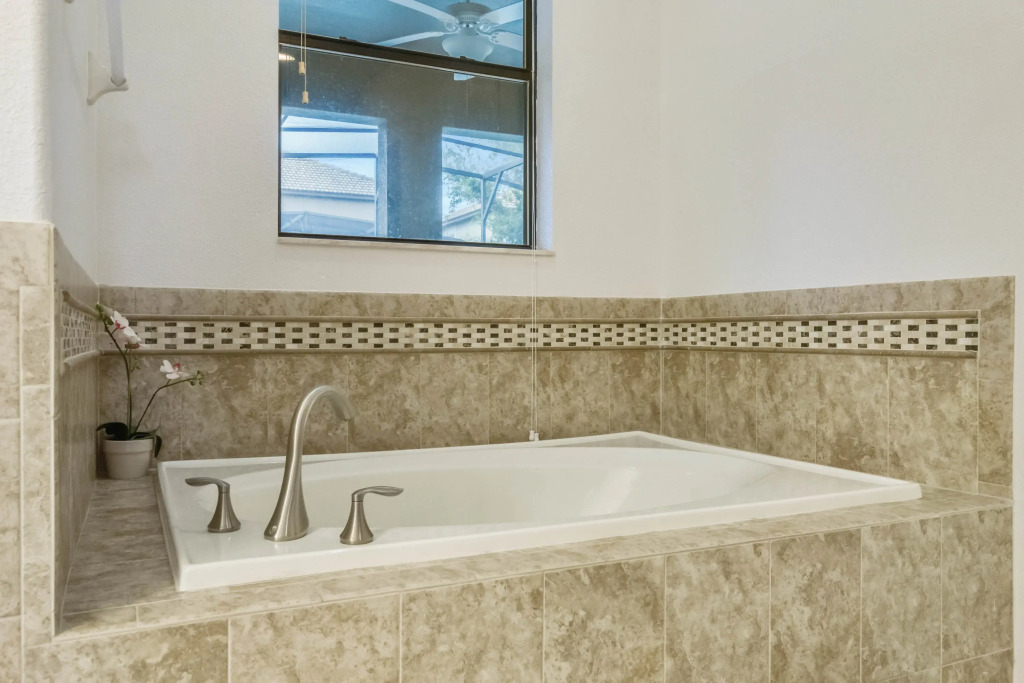 9 Bedrooms 5 Bathrooms Champions Gate 1418Tr