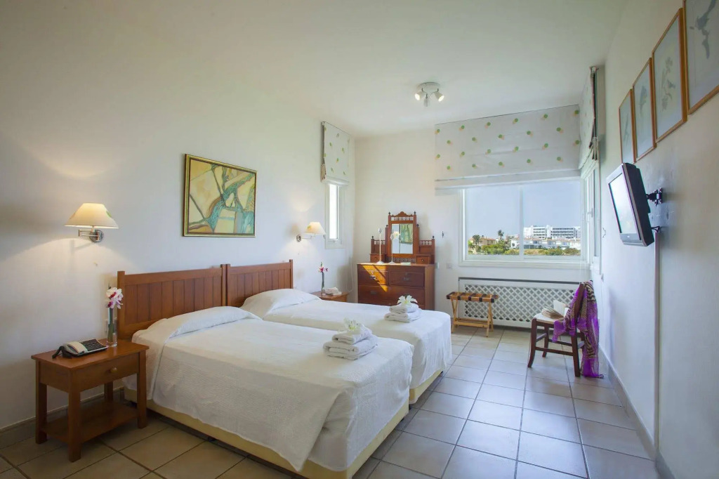 Alia Seafront Suite