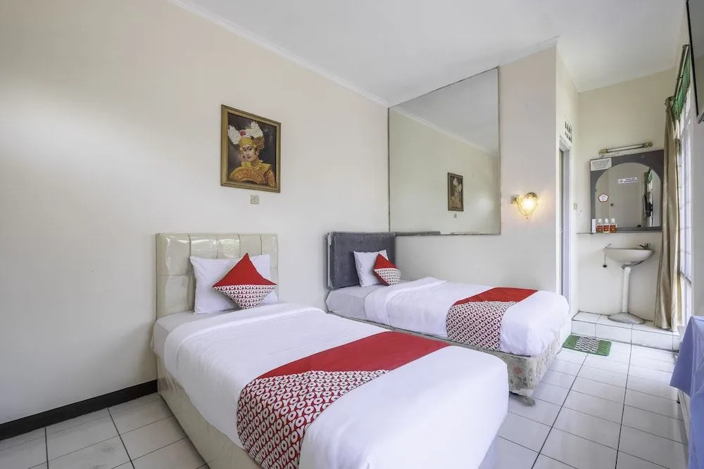 OYO Flagship 1779 Syahransah Guest House