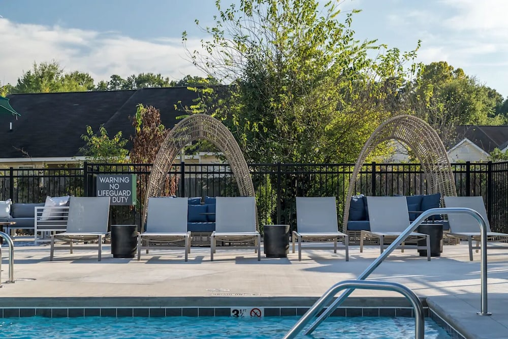 Landing Apartments Near Woodcrest