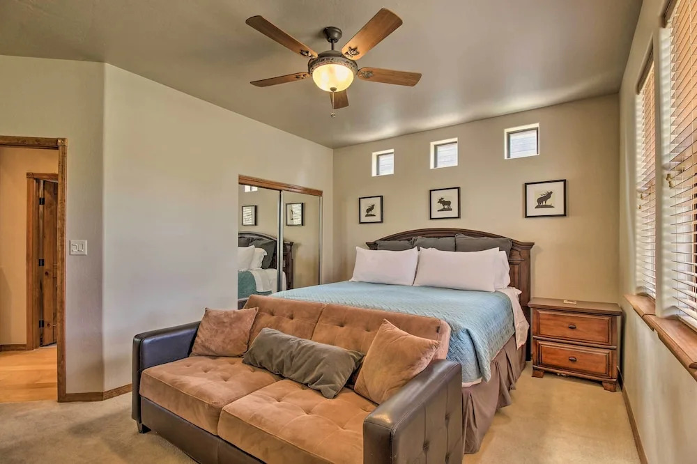 Golf Course & Lake Views: Luxe Show Low Cabin