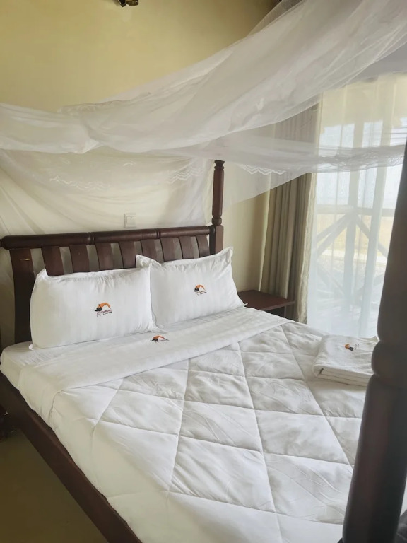 Katurum Kidepo lodge