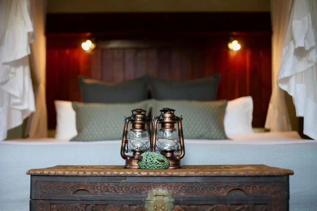 Ivory Wilderness River Rock Lodge