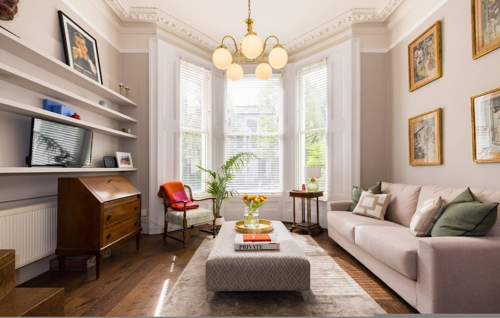 Victorian Blush 1BR Near Portobello Notting Hill