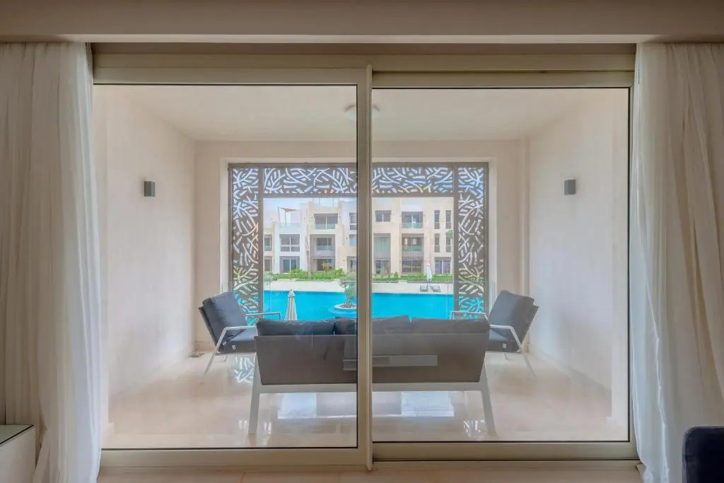 Mangroovy 2 Bedroom Sea View Apartment, Pool & Beach