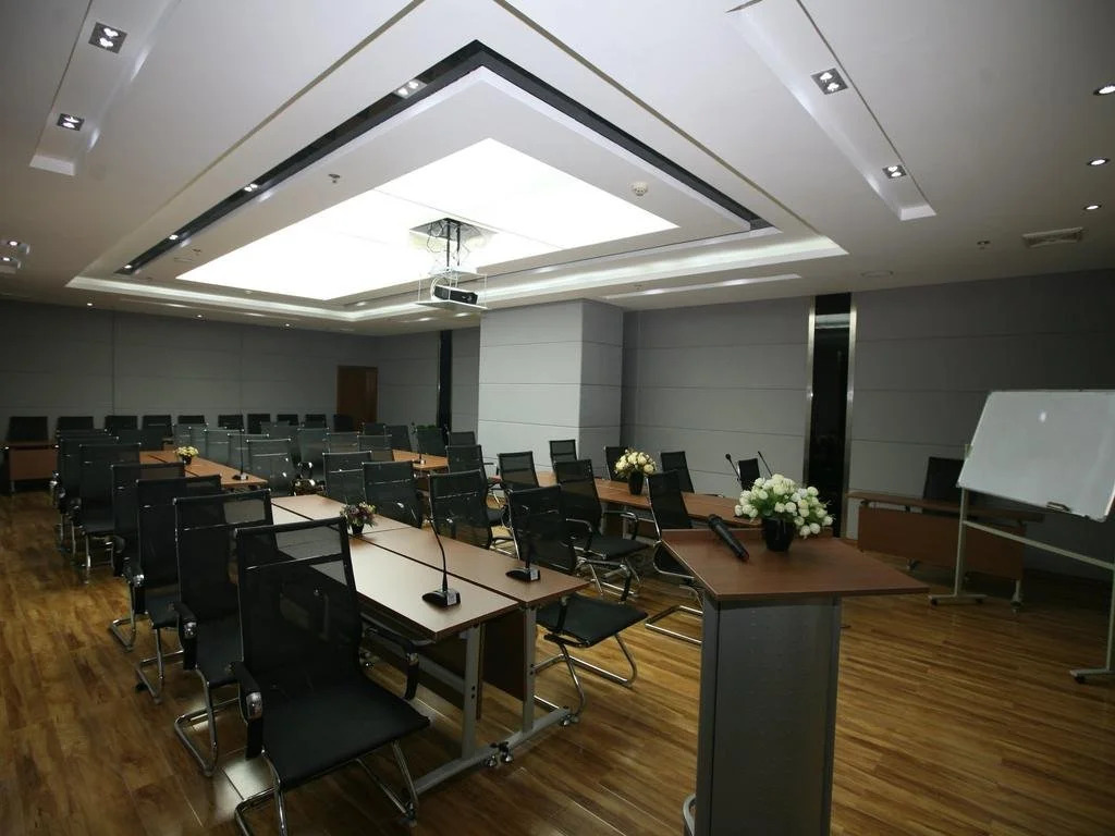 Yicheng Express Business Hotel