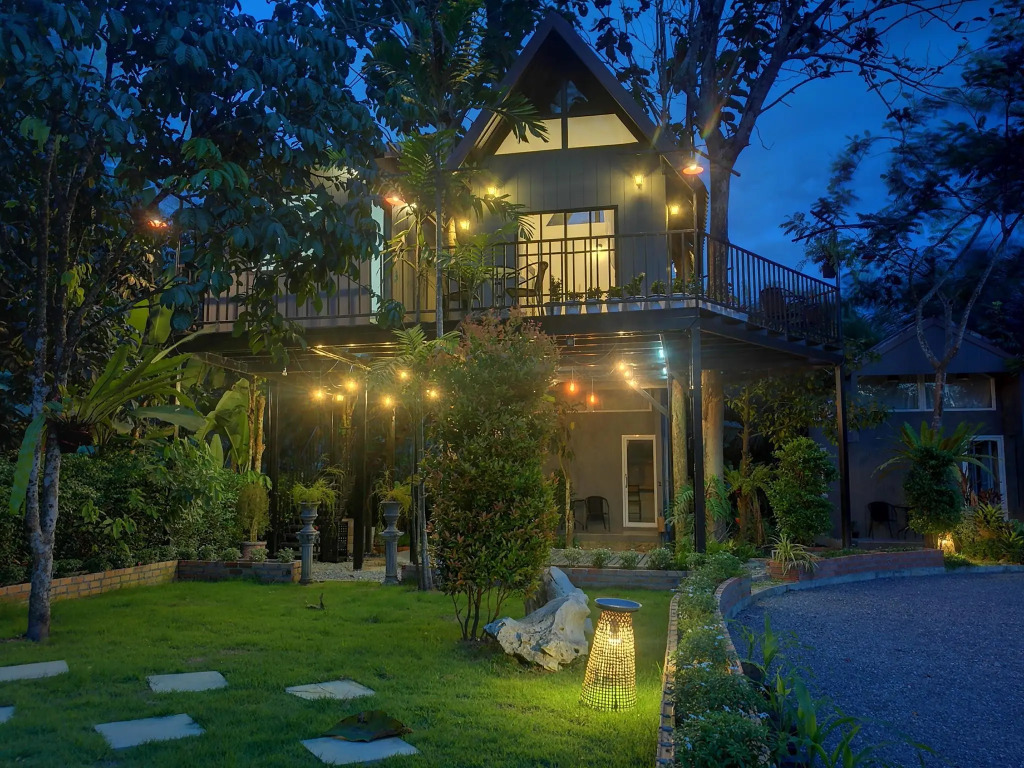 Baan Rom Lom Yen