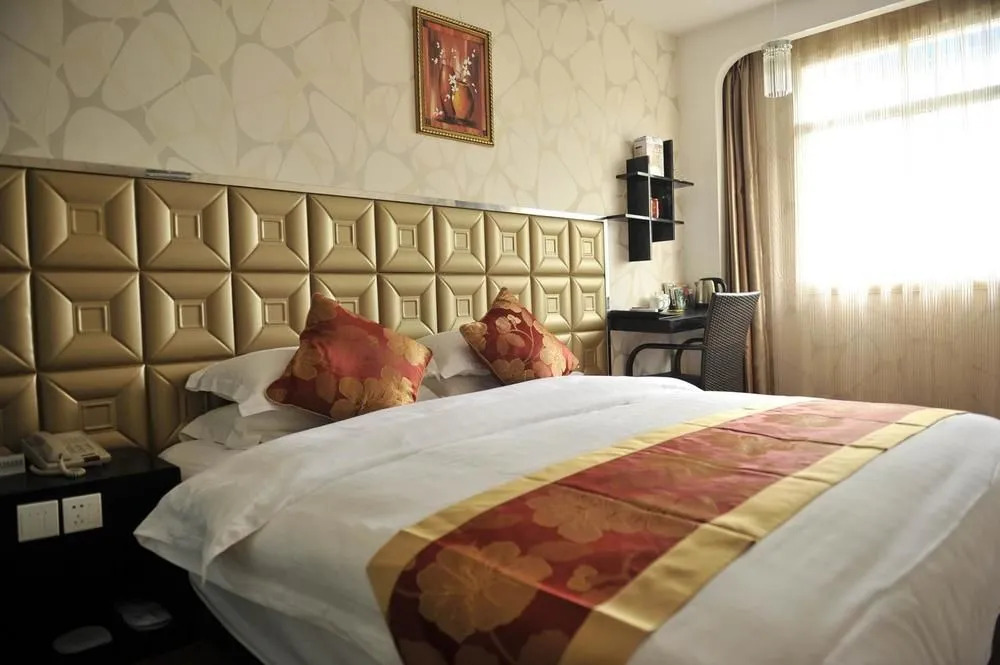 Wulong Xiannvshan Platinum Hotel