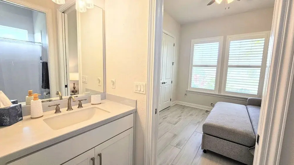 New Custom House! Private, Clean, Safe! Walk to the Beach!