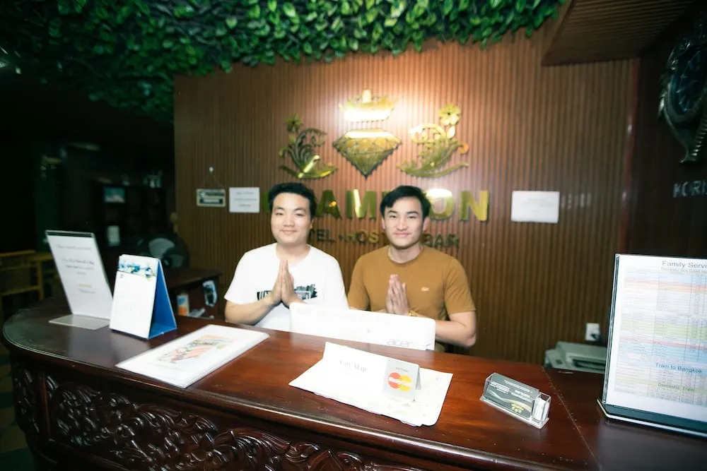 Champion Hotel & Pub
