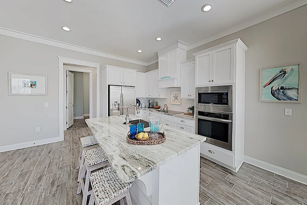 New Listing! Parks Edge New-build W/ Pool 5 Bedroom Home