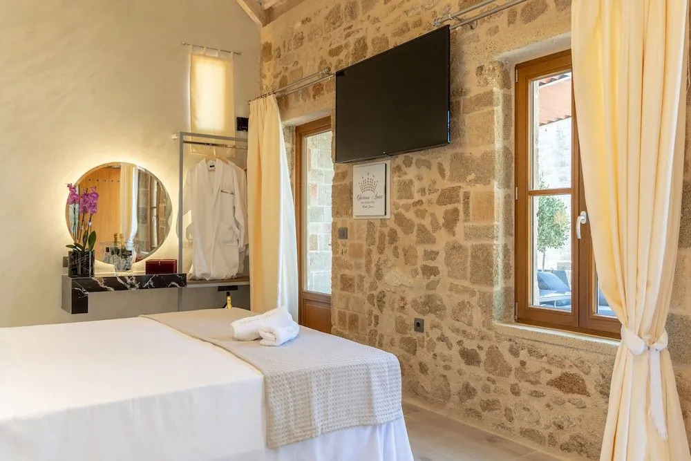 Chateau Anax Luxury suites