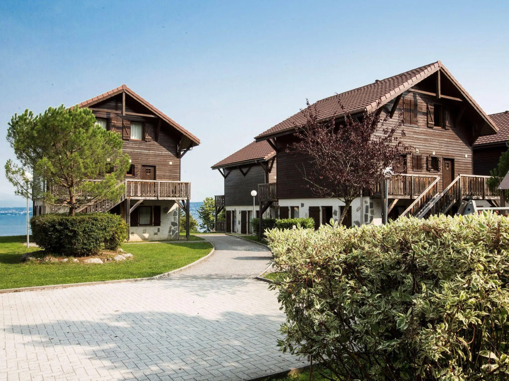 Attractive, rustic apartment in the termal town of Evian