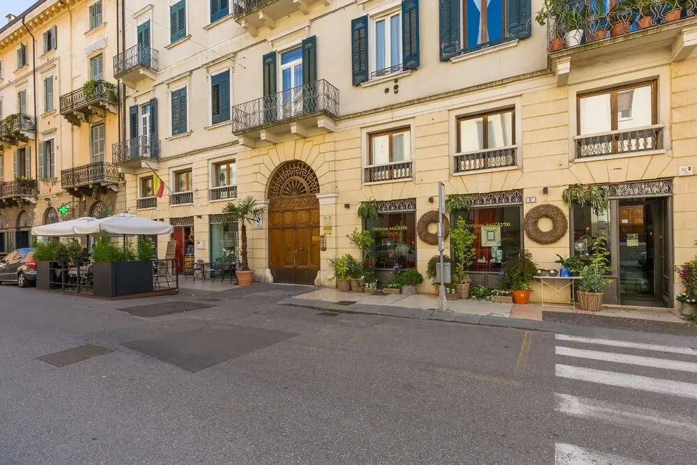 Verona For Rent Affresco