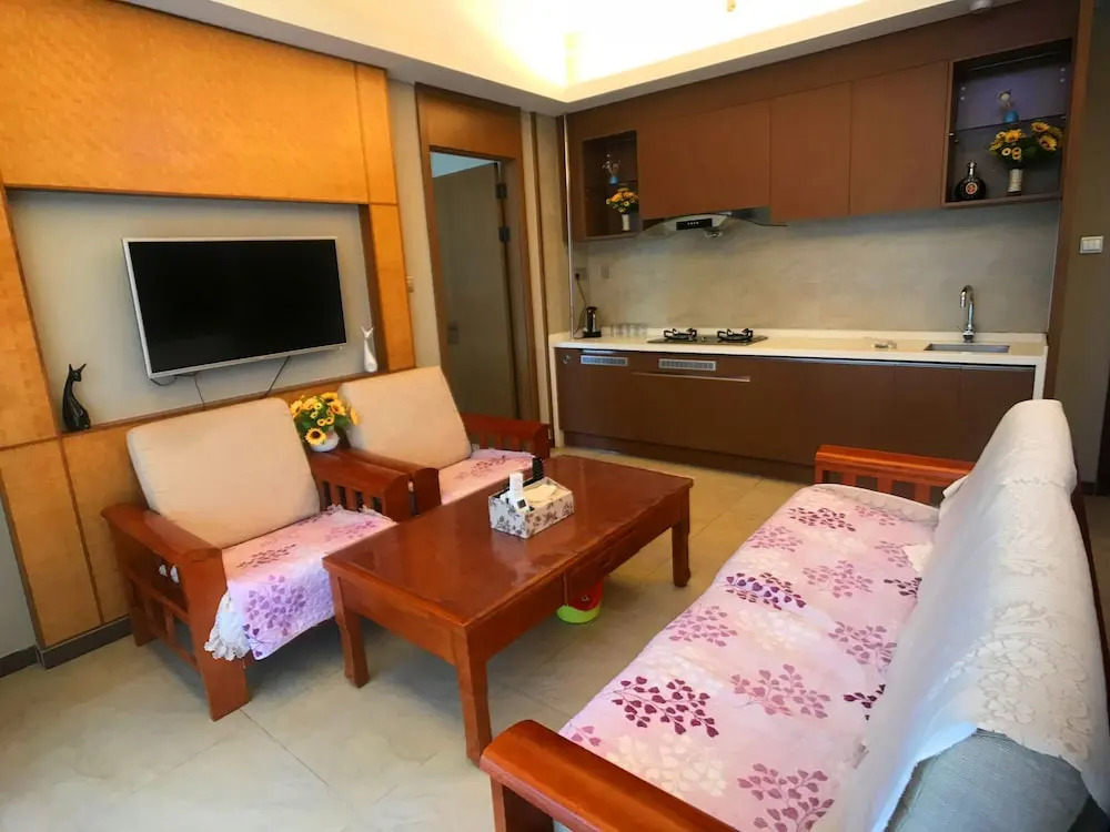 Sanya Linglong Lulushun Hotel