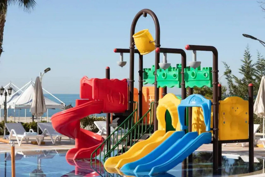 Grand Blue FAFA Resort & Spa