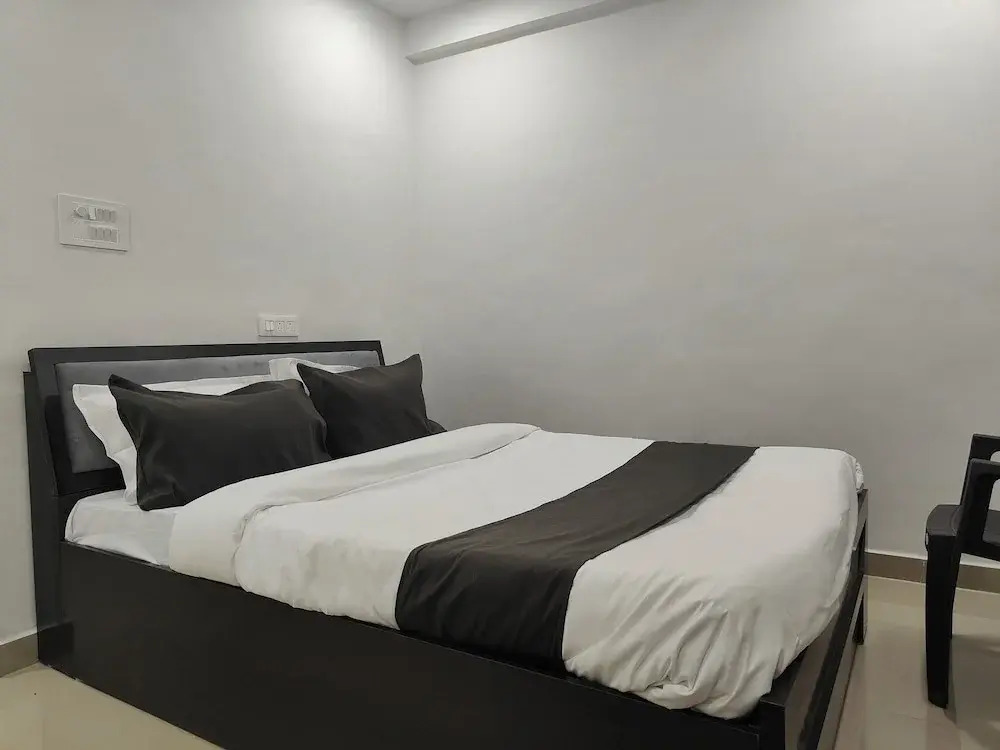 FabHotel Spark Inn