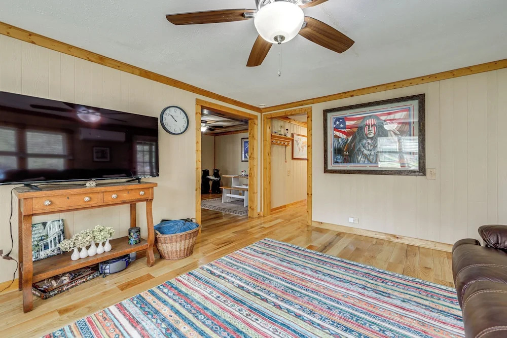 Quaint Mountain Charm! Robbinsville Hideaway
