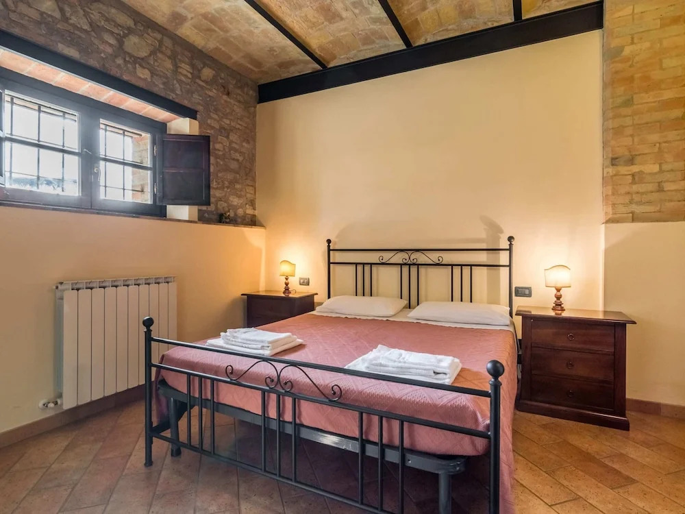 Secluded Mansion in Perugia with Hot Tub