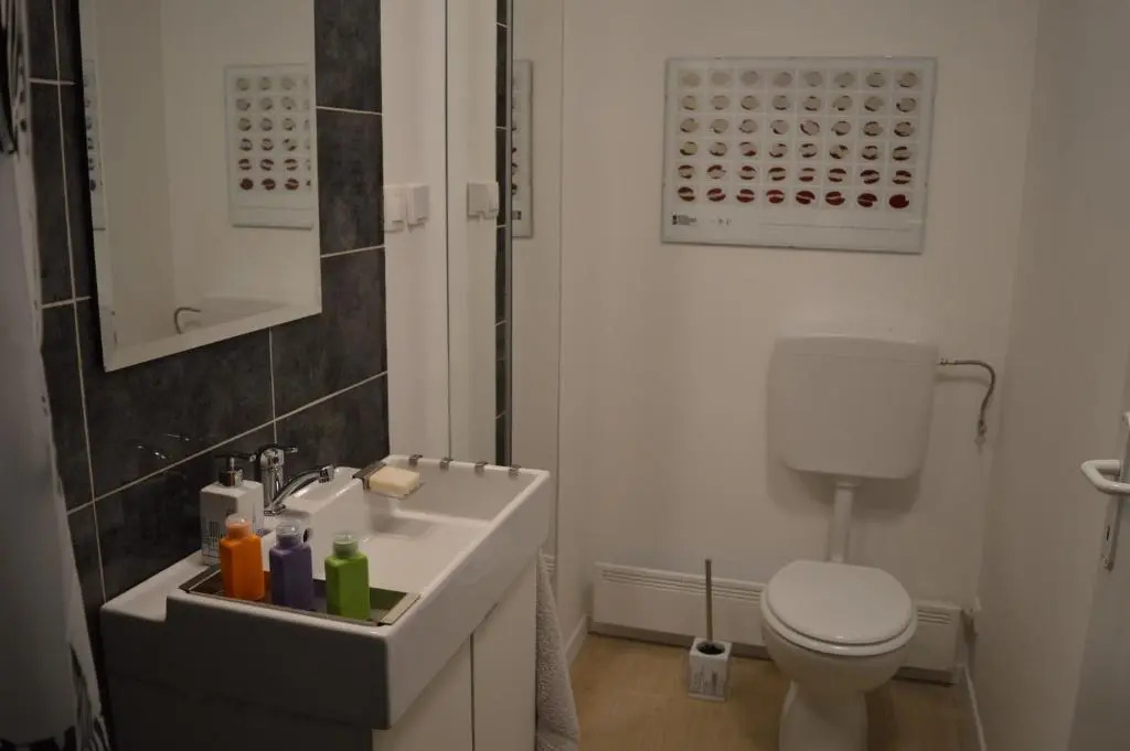 Kućica [kȕtɕitsa] - small house with free parking