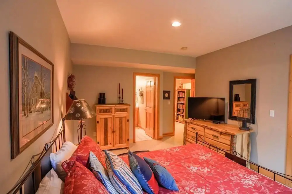 368 Settlers Drive Private Home with Hot Tub