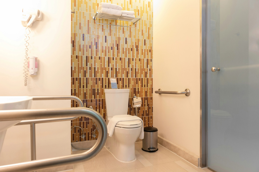 Holiday Inn Express Phuket Patong Beach Central by IHG