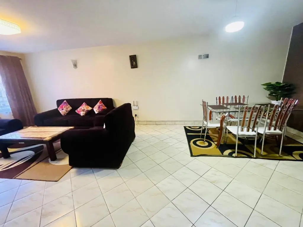 Royal furnished apartment with pool Nakuru milimani J10