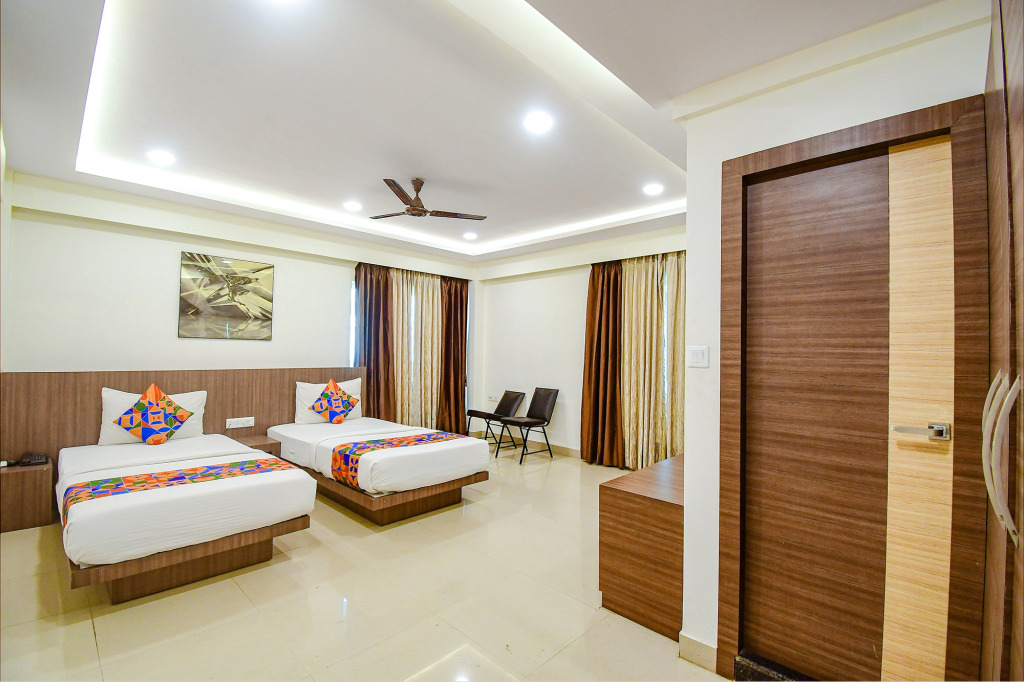 FabHotel Kzar Select - Nr US Consulate