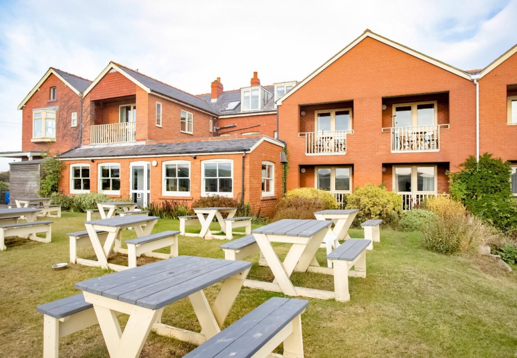 The Cliffemount Hotel