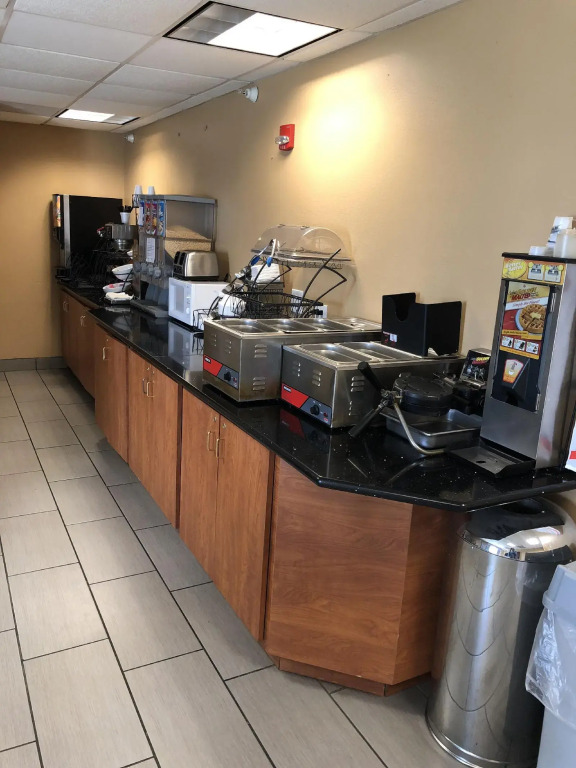 Jacksonville Inn & Suites