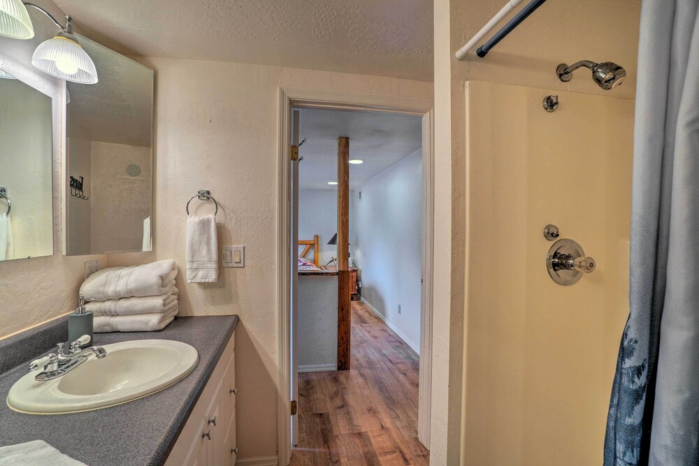 Cozy Pine Retreat w/ Private Hot Tub & Views