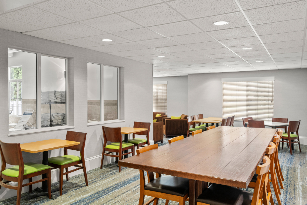 Holiday Inn Express & Suites New Buffalo, MI by IHG