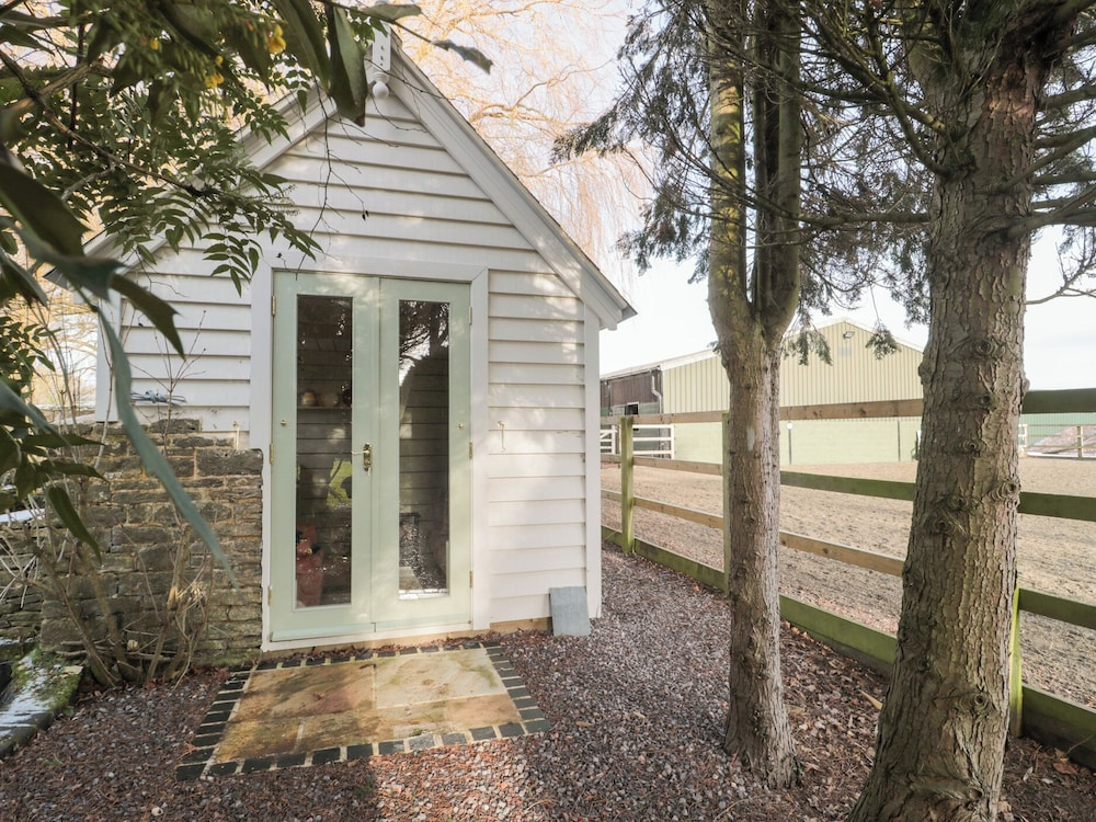 Shades Farm Summerhouse