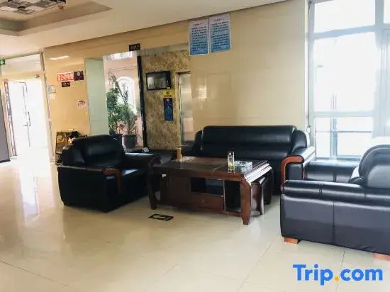 Zhouji Business Hotel (Urumqi Light Industry College)