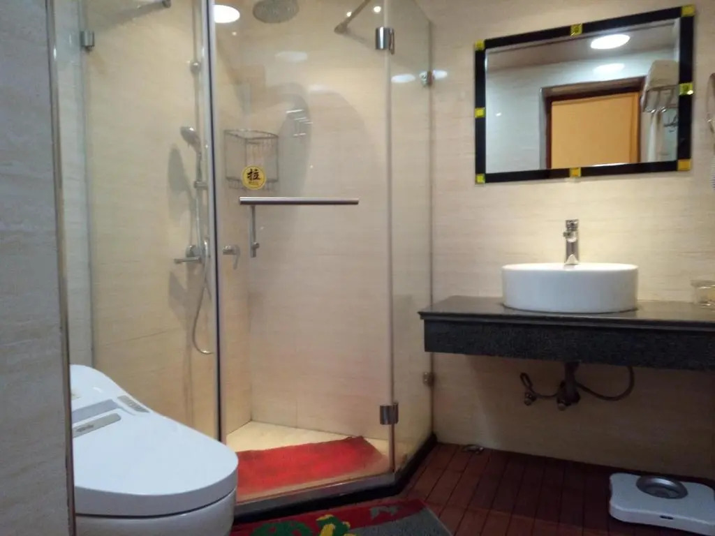 Lang Quan Holiday Hotel
