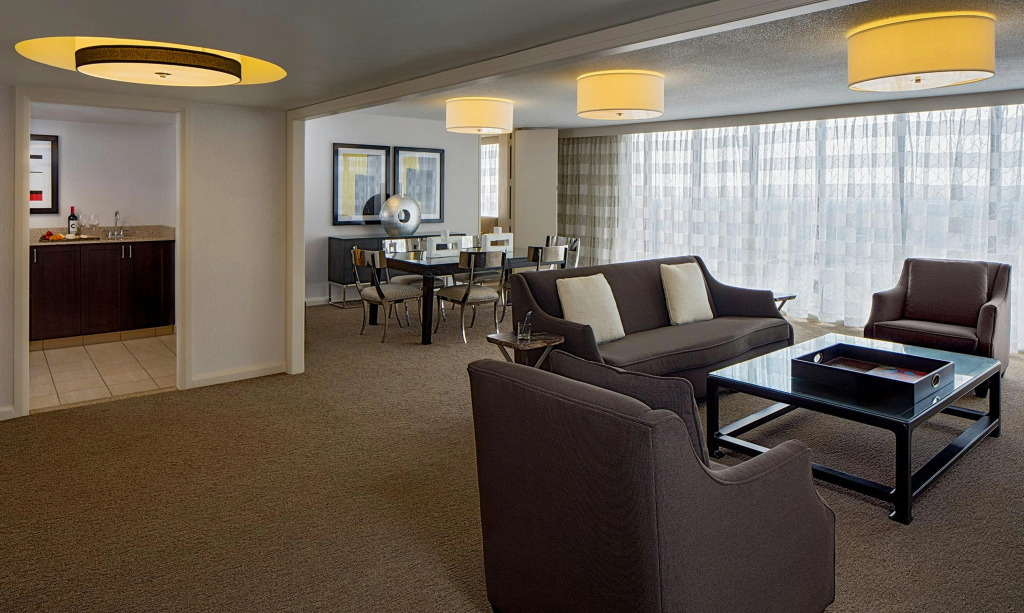 DoubleTree by Hilton Hotel Houston Greenway Plaza