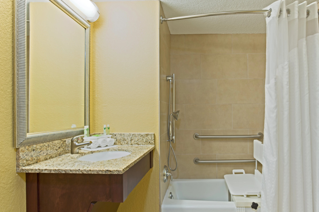 Holiday Inn Express Fort Lauderdale North - Executive Airport by IHG