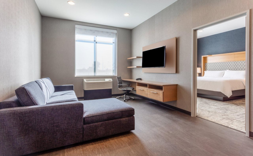 Holiday Inn & Suites Cedar Falls-Waterloo Event Ctr by IHG