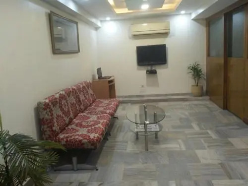 Pamposh Guest House