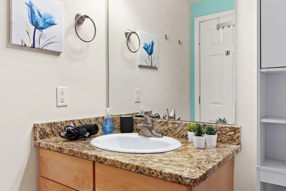 City Center Apartment, Walk Everywhere, Wifi