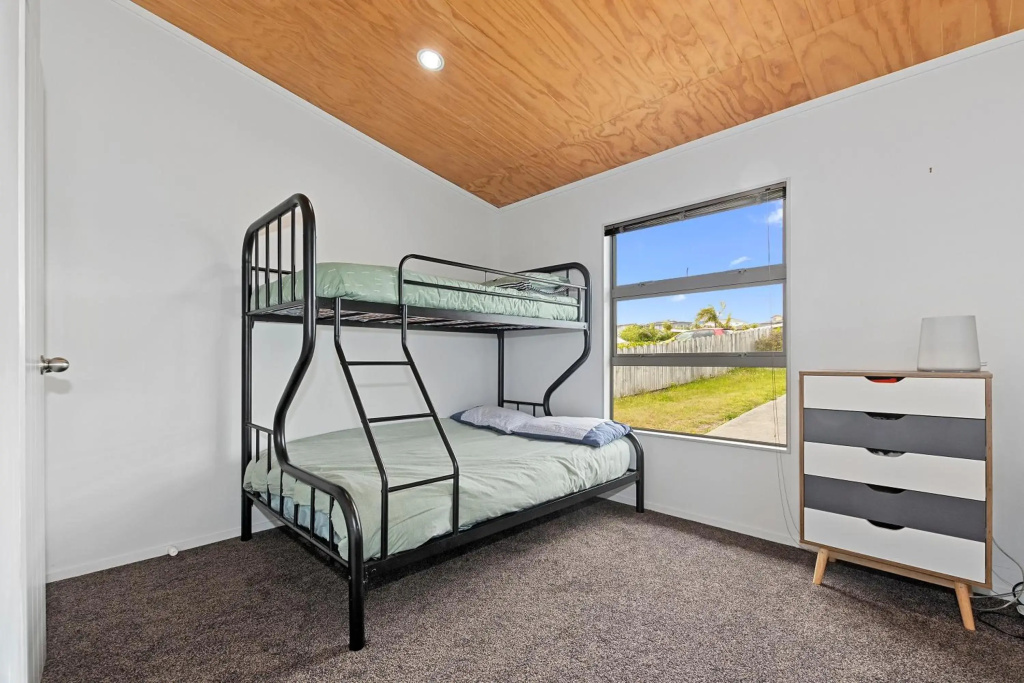 Blue Crush Villa - Mangawhai Heads Holiday Home