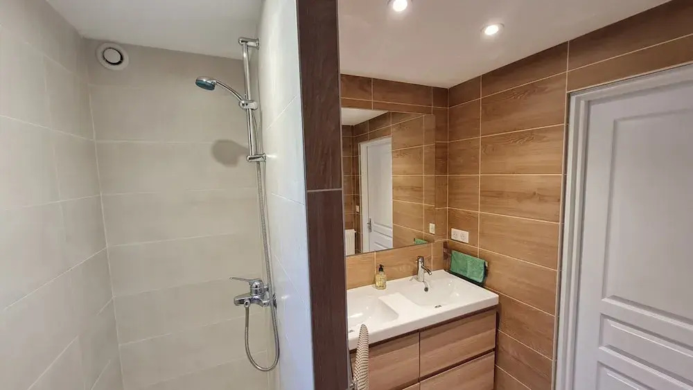 Family Apartment Near the Slopes