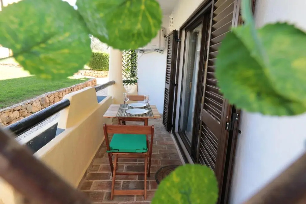 LovelyStay - Cozy 1BR Flat in Alvor with AC and Balcony