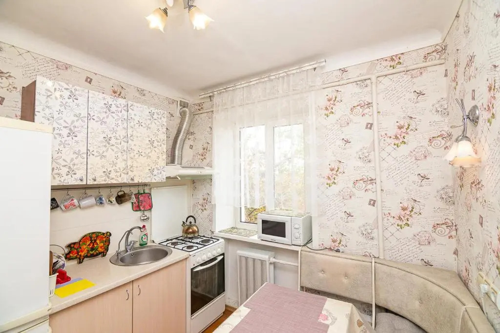 Comfortable apartments on Hrushevskogo street near 16 city hospital