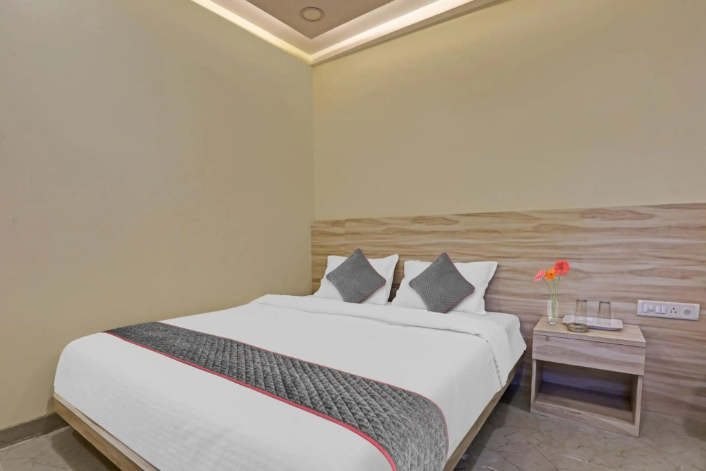 Collection O 80650 Hotel Kiwi International