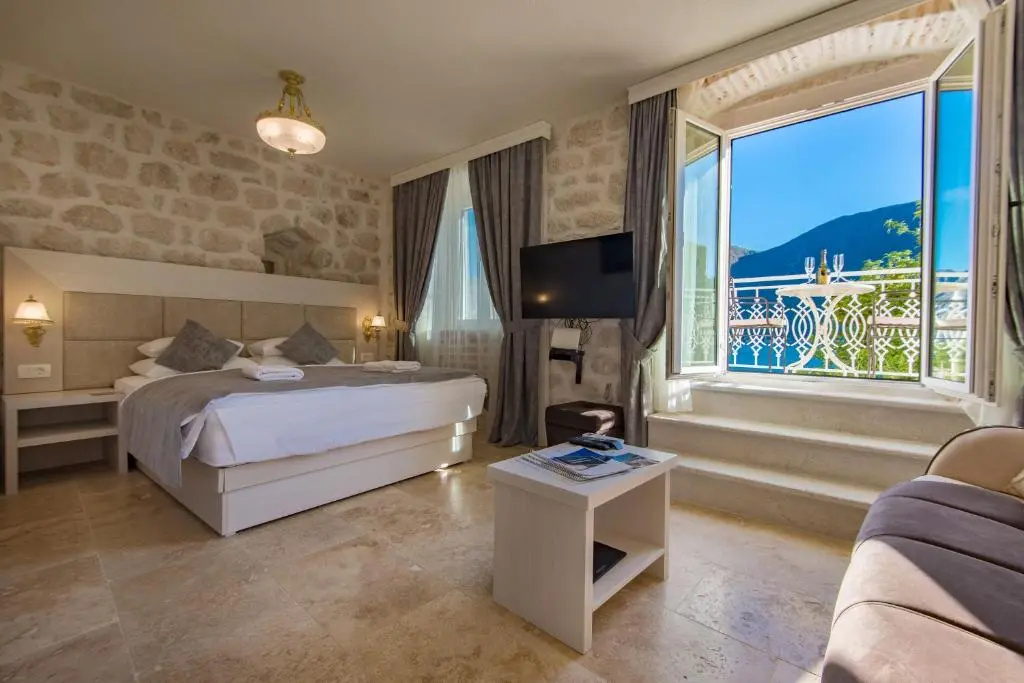 Conte Hotel & Restaurant