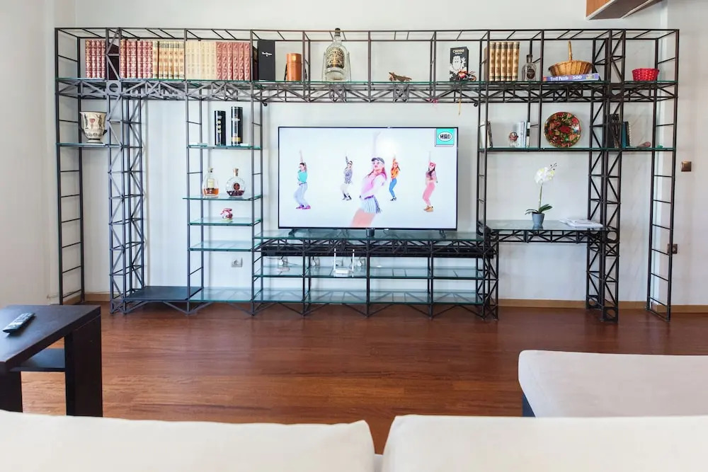 Stylish Sauna Retreat Apt in Gazi