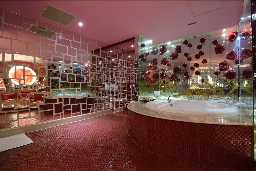 Eden Exoticism Planet Hotel